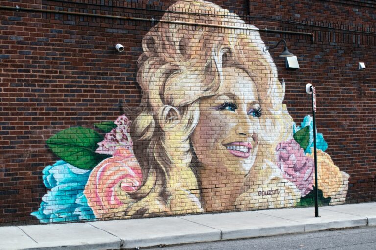 Dolly Parton mural